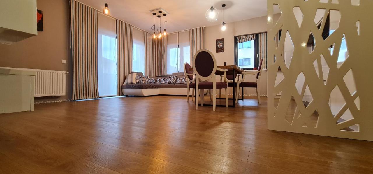Tonitza Apartment