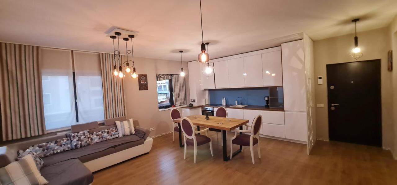 Tonitza Apartment